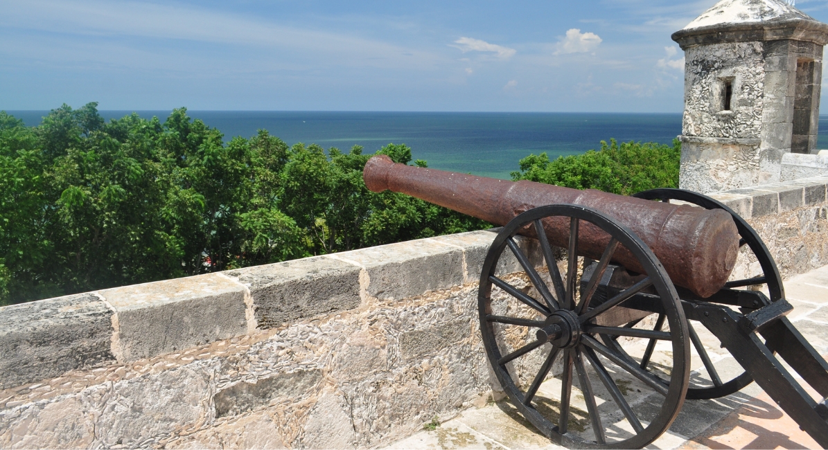 Cannon at fort in Campeche
